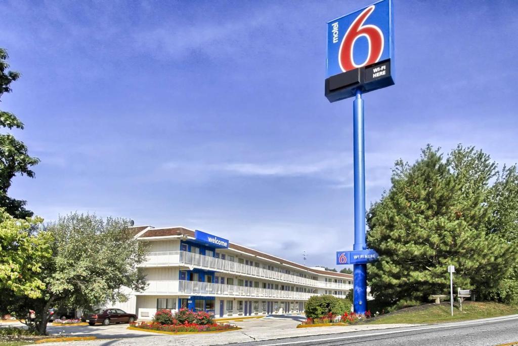 Motel 6-New Cumberland PA - Harrisburg - Hershey South Main image 1