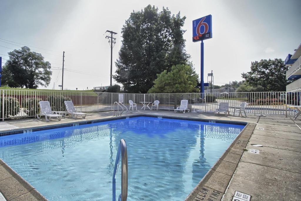 Motel 6-New Cumberland PA - Harrisburg - Hershey South Main image 2